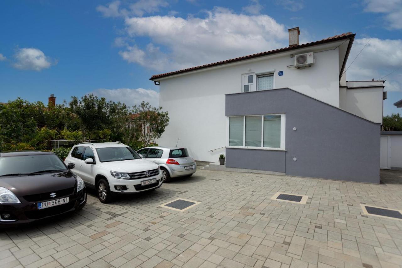 Adrijana 2 Apartamento Krk Town Exterior foto